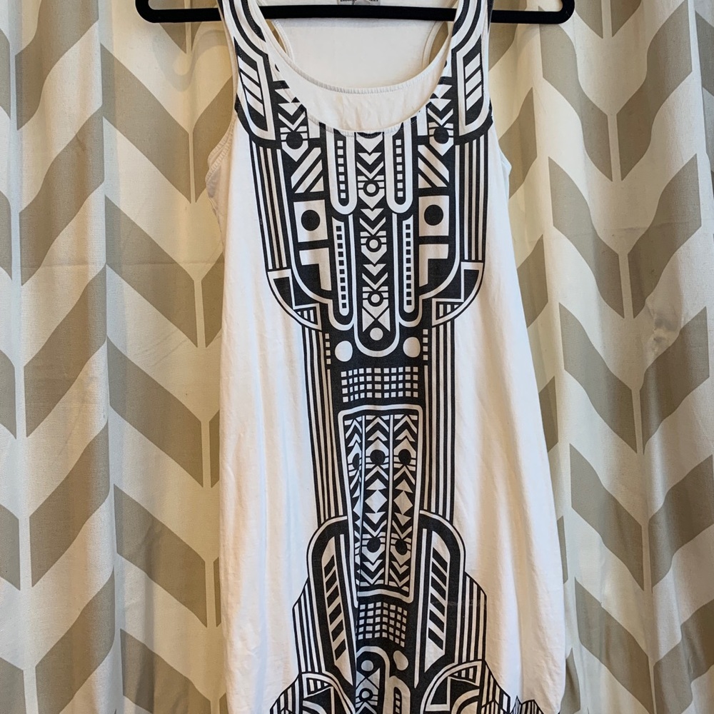 💕White cotton dress with black tribal design💕